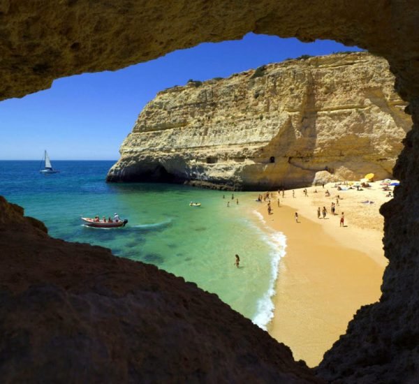 Praia do Carvalho carvoeiro